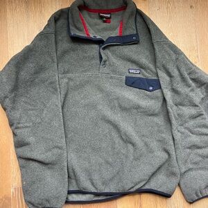 Vintage Synchilla Patagonia Fleece Pullover with Navy Accents
